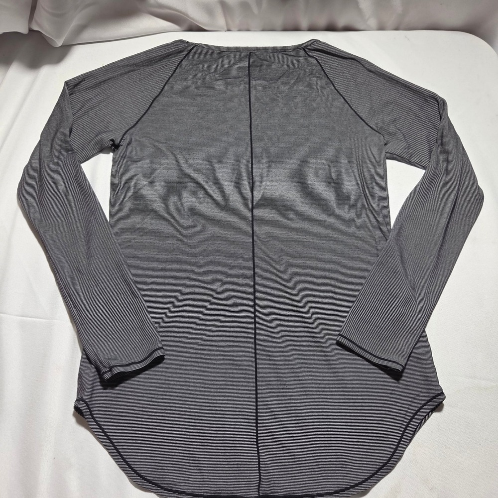 Athleta Womens Small Black White Striped Raglan Long Sleeve Curved Hem Top - Picture 4 of 6